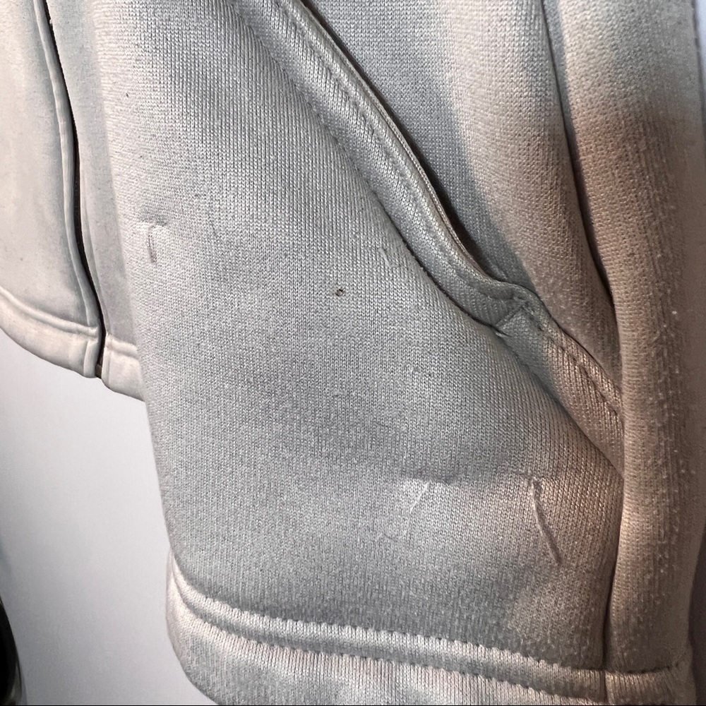 THE NORTH FACE Silver Women’s jacket. XL 2 zip pockets. Fleece inside - Picture 5 of 9